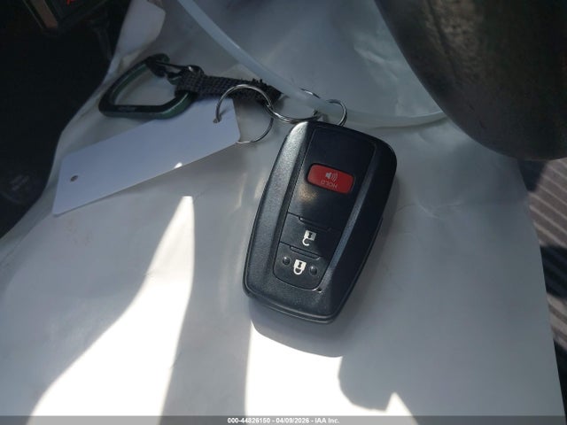 JTDKBRFU3J3072182 Toyota Prius Two