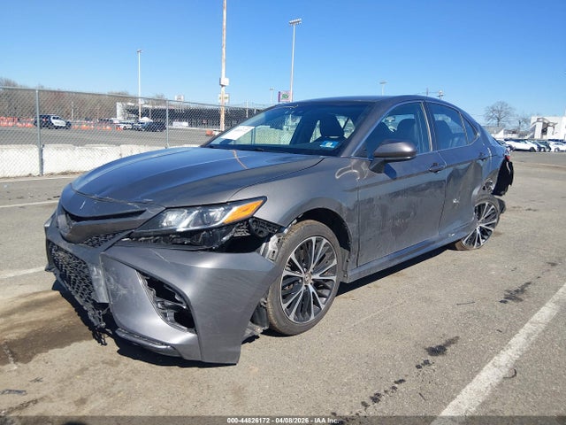 Продаж на аукціоні авто 2018 Toyota Camry Se, vin: 4T1B11HK7JU652637, номер лоту: 44826172