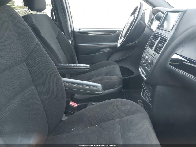 44826177 :رقم المزاد ، 2C4RDGBG1JR152939 vin ، 2018 Dodge Grand Caravan Se Plus مزاد بيع
