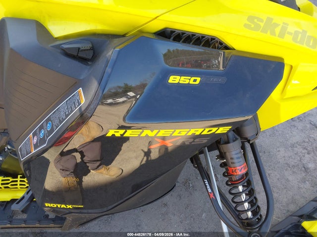 Ski-Doo Renegade X 850 2022 2BPSULNV2NV000167 Image 10