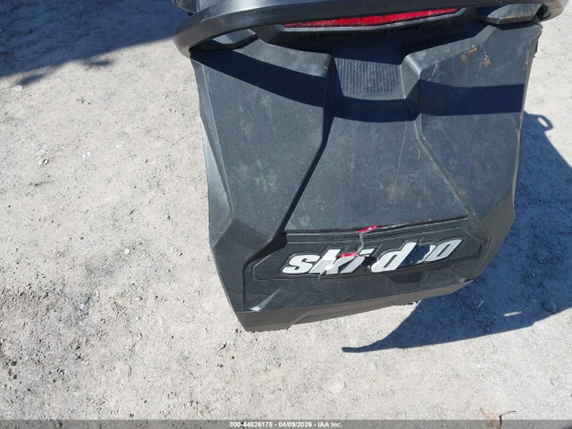 Ski-Doo Renegade X 850 2022 2BPSULNV2NV000167 Image 11