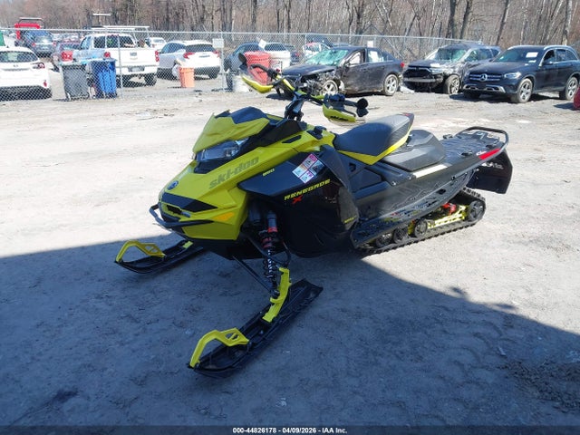Ski-Doo Renegade X 850 2022 2BPSULNV2NV000167 Image 2