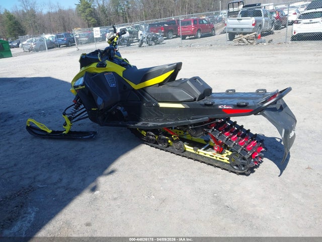Ski-Doo Renegade X 850 2022 2BPSULNV2NV000167 Image 3