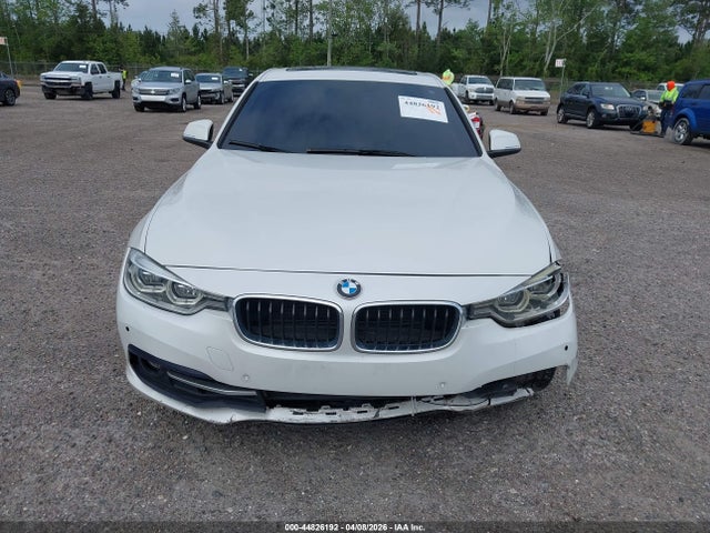 44826192 :رقم المزاد ، WBA8B9C34HK886005 vin ، 2017 Bmw 330i مزاد بيع