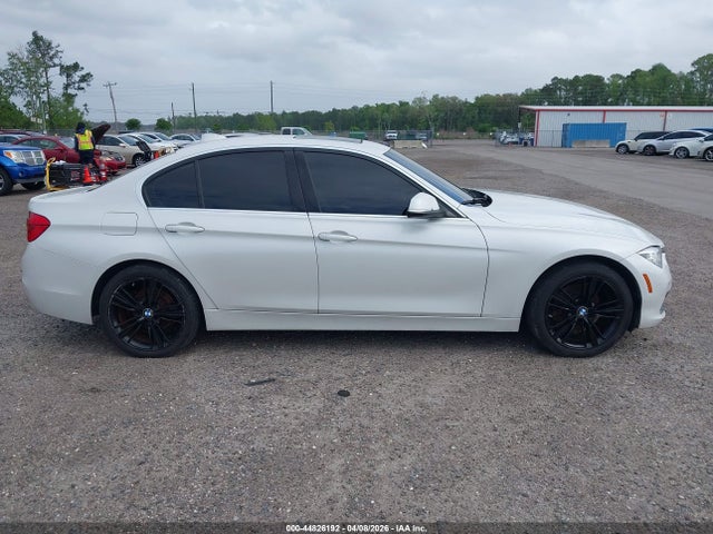 44826192 :رقم المزاد ، WBA8B9C34HK886005 vin ، 2017 Bmw 330i مزاد بيع