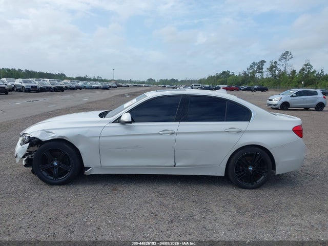 44826192 :رقم المزاد ، WBA8B9C34HK886005 vin ، 2017 Bmw 330i مزاد بيع