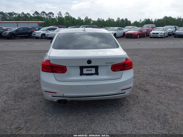 44826192 :رقم المزاد ، WBA8B9C34HK886005 vin ، 2017 Bmw 330i مزاد بيع
