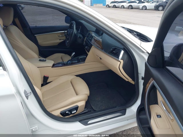 44826192 :رقم المزاد ، WBA8B9C34HK886005 vin ، 2017 Bmw 330i مزاد بيع
