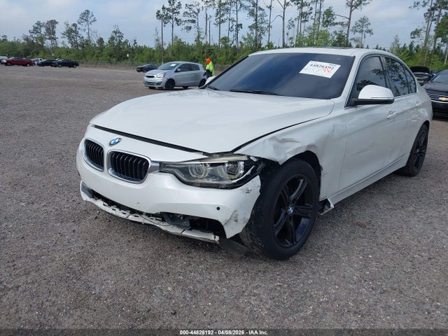44826192 :رقم المزاد ، WBA8B9C34HK886005 vin ، 2017 Bmw 330i مزاد بيع