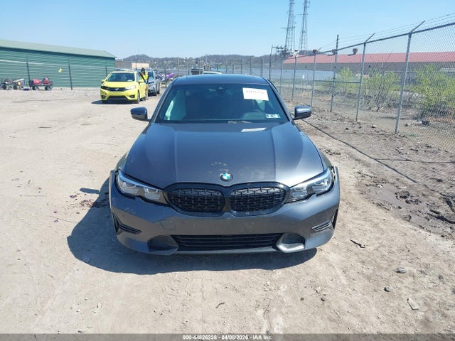 44826238 :رقم المزاد ، 3MW5R7J02L8B11398 vin ، 2020 Bmw 330i Xdrive مزاد بيع