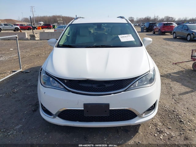 2018 Chrysler Pacifica Touring L Plus მანქანა იყიდება აუქციონზე, vin: 2C4RC1EG4JR312422, აუქციონის ნომერი: 44826279