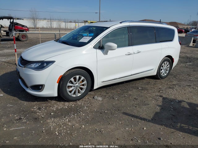 2018 Chrysler Pacifica Touring L Plus მანქანა იყიდება აუქციონზე, vin: 2C4RC1EG4JR312422, აუქციონის ნომერი: 44826279