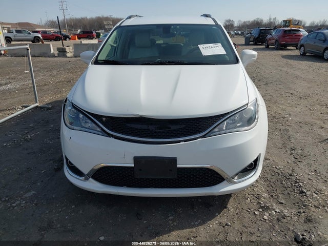 2018 Chrysler Pacifica Touring L Plus მანქანა იყიდება აუქციონზე, vin: 2C4RC1EG4JR312422, აუქციონის ნომერი: 44826279