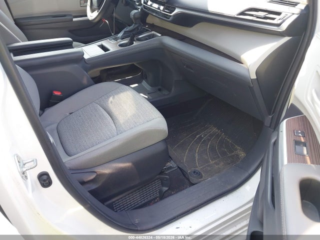 Продажа на аукционе авто 2022 Toyota Sienna Le, vin: 5TDKRKECXNS126674, номер лота: 44826324