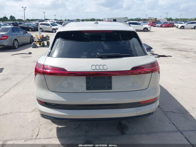 WA1LAAGE7NB006529 Audi E-tron Premium Plus Quattro