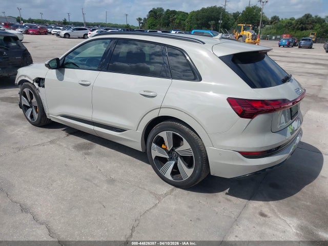 WA1LAAGE7NB006529 Audi E-tron Premium Plus Quattro