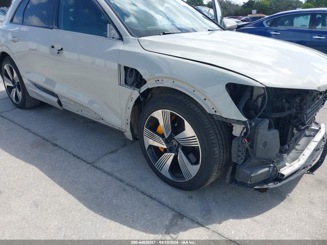 WA1LAAGE7NB006529 Audi E-tron Premium Plus Quattro