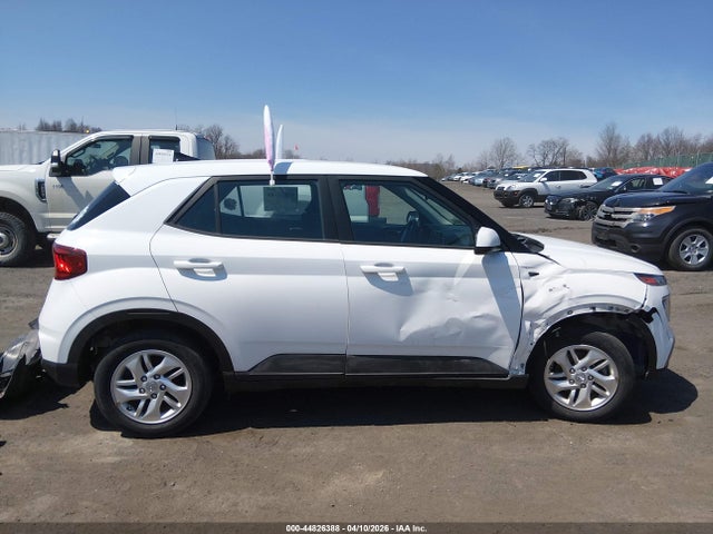 Продажа на аукционе авто 2022 Hyundai Venue Se, vin: KMHRB8A37NU202175, номер лота: 44826388
