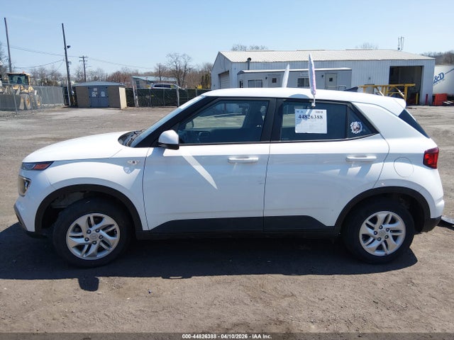 Продажа на аукционе авто 2022 Hyundai Venue Se, vin: KMHRB8A37NU202175, номер лота: 44826388