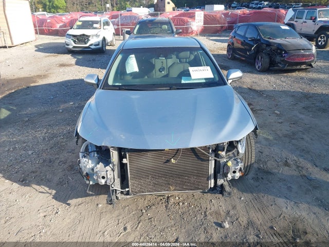 4T1B11HKXJU660179 Toyota CAMRY LE