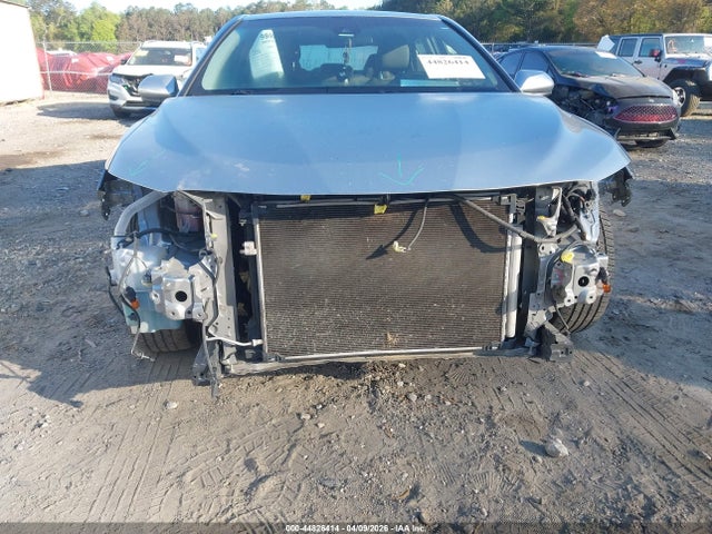 4T1B11HKXJU660179 Toyota CAMRY LE