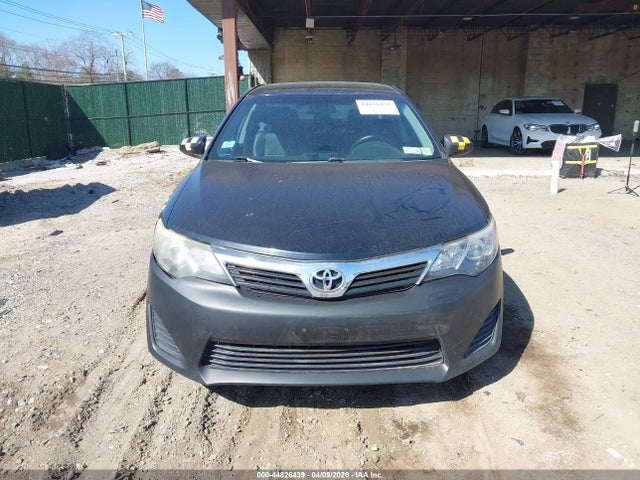 44826439 :رقم المزاد ، 4T1BF1FK1EU421680 vin ، 2014 Toyota Camry Se مزاد بيع