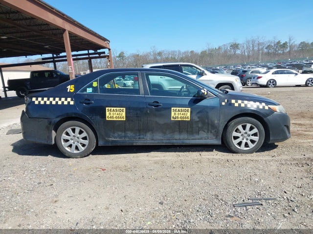 44826439 :رقم المزاد ، 4T1BF1FK1EU421680 vin ، 2014 Toyota Camry Se مزاد بيع