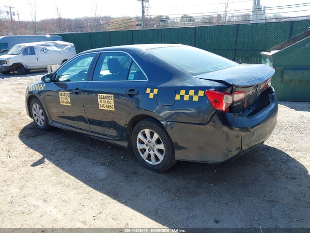 44826439 :رقم المزاد ، 4T1BF1FK1EU421680 vin ، 2014 Toyota Camry Se مزاد بيع
