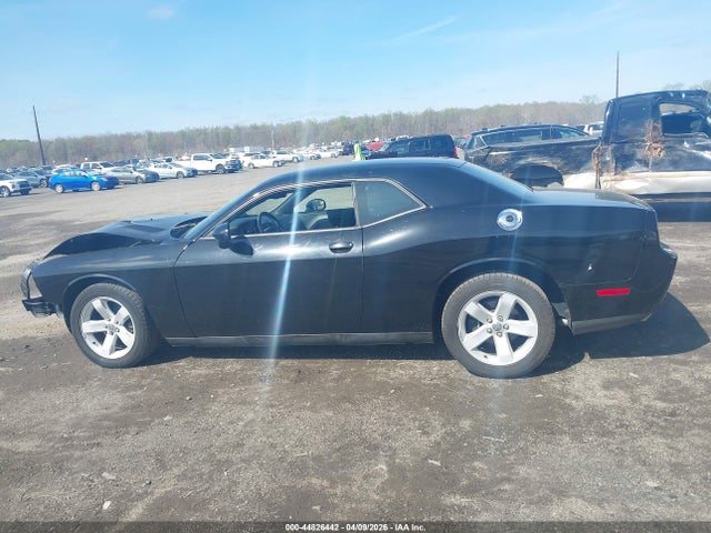 Продажа на аукционе авто 2014 Dodge Challenger Sxt, vin: 2C3CDYAG4EH176746, номер лота: 44826442