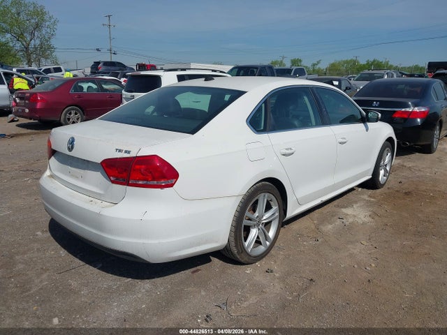 44826513 :رقم المزاد ، 1VWBS7A33EC070051 vin ، 2014 Volkswagen Passat 1.8t Se مزاد بيع