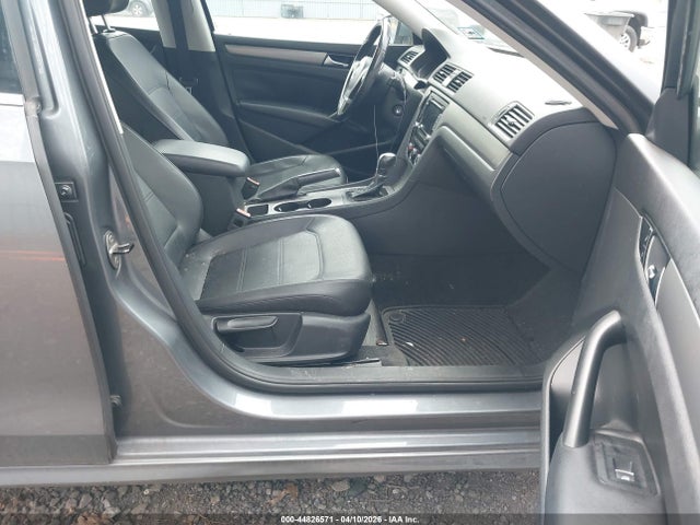 44826571 :رقم المزاد ، 1VWBP7A34EC005193 vin ، 2014 Volkswagen Passat 2.5l Se مزاد بيع