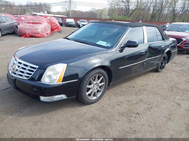 44826581 :رقم المزاد ، 1G6KD5E69BU123141 vin ، 2011 Cadillac Dts Luxury Collection مزاد بيع