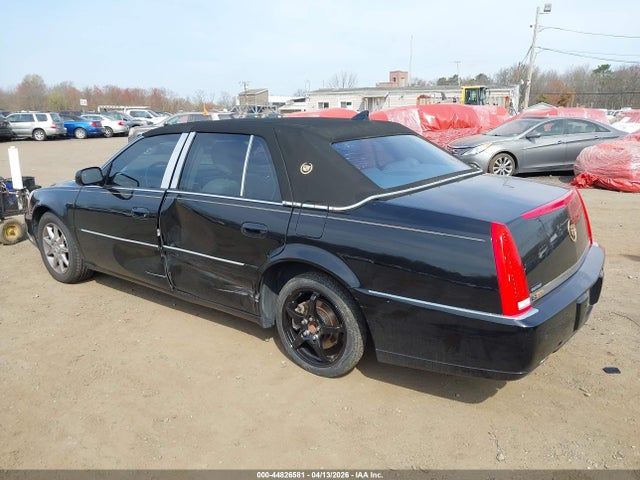 44826581 :رقم المزاد ، 1G6KD5E69BU123141 vin ، 2011 Cadillac Dts Luxury Collection مزاد بيع