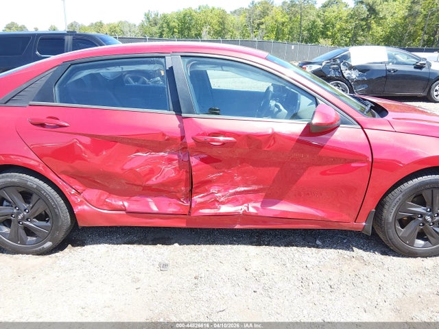 Продажа на аукционе авто 2022 Hyundai Elantra Sel, vin: 5NPLM4AGXNH071284, номер лота: 44826616