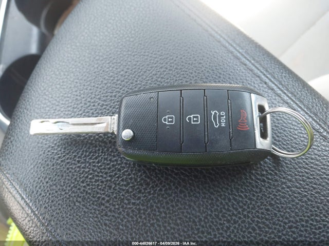 44826617 :رقم المزاد ، 5XXGM4A73FG376348 vin ، 2015 Kia Optima Lx مزاد بيع