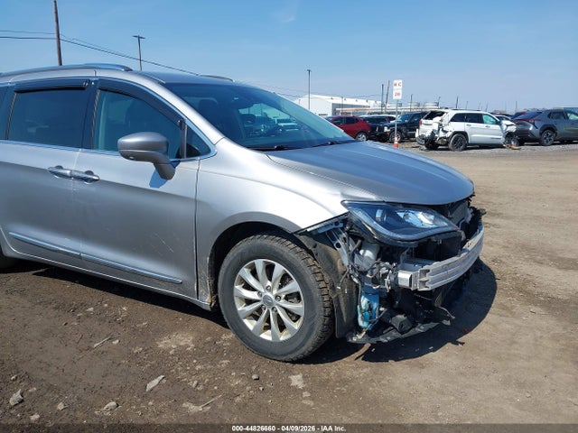 Продаж на аукціоні авто 2019 Chrysler Pacifica Touring L, vin: 2C4RC1BG5KR597654, номер лоту: 44826660