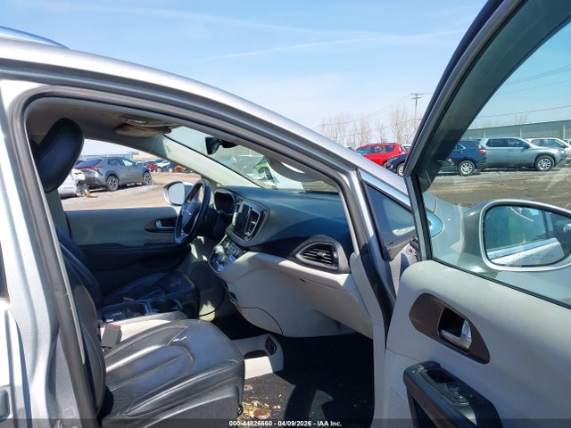 Продаж на аукціоні авто 2019 Chrysler Pacifica Touring L, vin: 2C4RC1BG5KR597654, номер лоту: 44826660