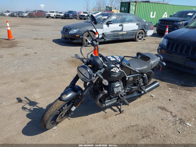 ZGUKZUA05MM000396 Moto Guzzi V7 Stone