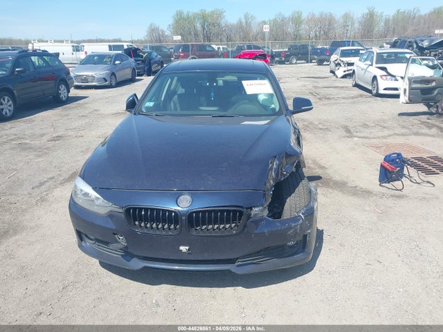 44826861 :رقم المزاد ، WBA3C3G54FNS74219 vin ، 2015 Bmw 320i Xdrive مزاد بيع