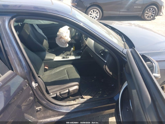 44826861 :رقم المزاد ، WBA3C3G54FNS74219 vin ، 2015 Bmw 320i Xdrive مزاد بيع