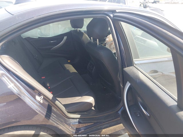 44826861 :رقم المزاد ، WBA3C3G54FNS74219 vin ، 2015 Bmw 320i Xdrive مزاد بيع