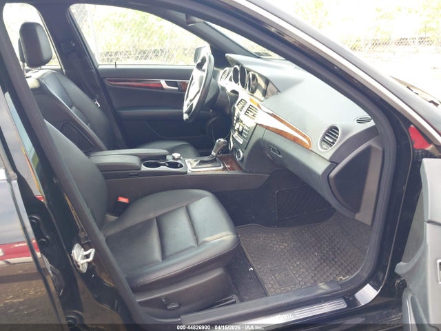 2012 MERCEDES-BENZ C 300 WDDGF8BB5CR238720 Photo 4