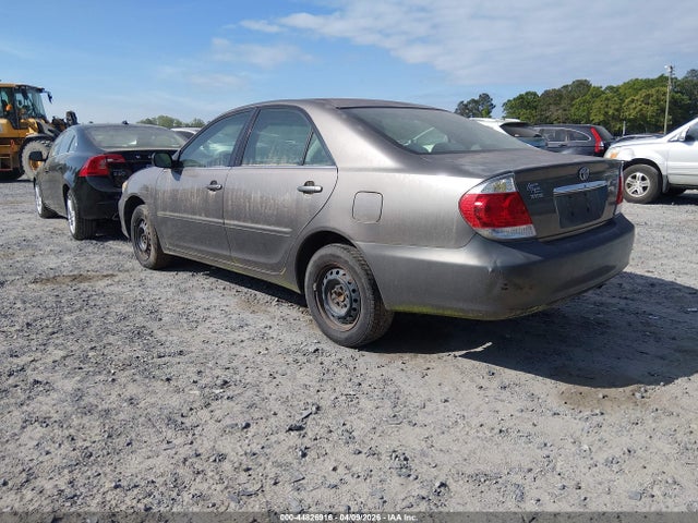 2005 Toyota Camry Std მანქანა იყიდება აუქციონზე, vin: 4T1BE32K15U947165, აუქციონის ნომერი: 44826916