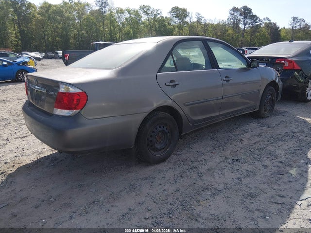2005 Toyota Camry Std მანქანა იყიდება აუქციონზე, vin: 4T1BE32K15U947165, აუქციონის ნომერი: 44826916