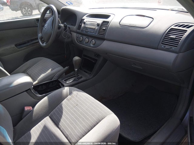2005 Toyota Camry Std მანქანა იყიდება აუქციონზე, vin: 4T1BE32K15U947165, აუქციონის ნომერი: 44826916