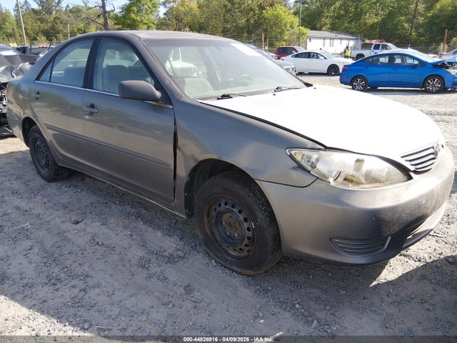 2005 Toyota Camry Std მანქანა იყიდება აუქციონზე, vin: 4T1BE32K15U947165, აუქციონის ნომერი: 44826916