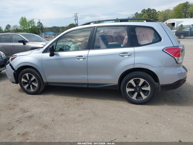 44827042 :رقم المزاد ، JF2SJABC0HH415305 vin ، 2017 Subaru Forester 2.5i مزاد بيع