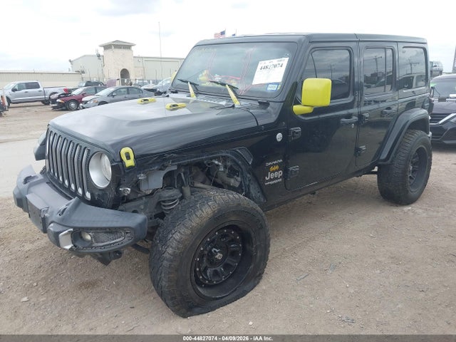 1C4HJXEG7JW175374 Jeep Wrangler Unlimited Sahara 4x4