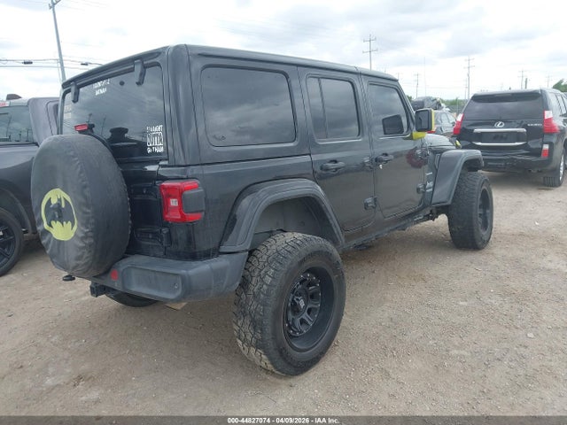 1C4HJXEG7JW175374 Jeep Wrangler Unlimited Sahara 4x4