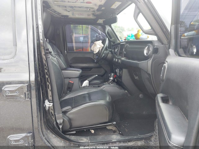 1C4HJXEG7JW175374 Jeep Wrangler Unlimited Sahara 4x4